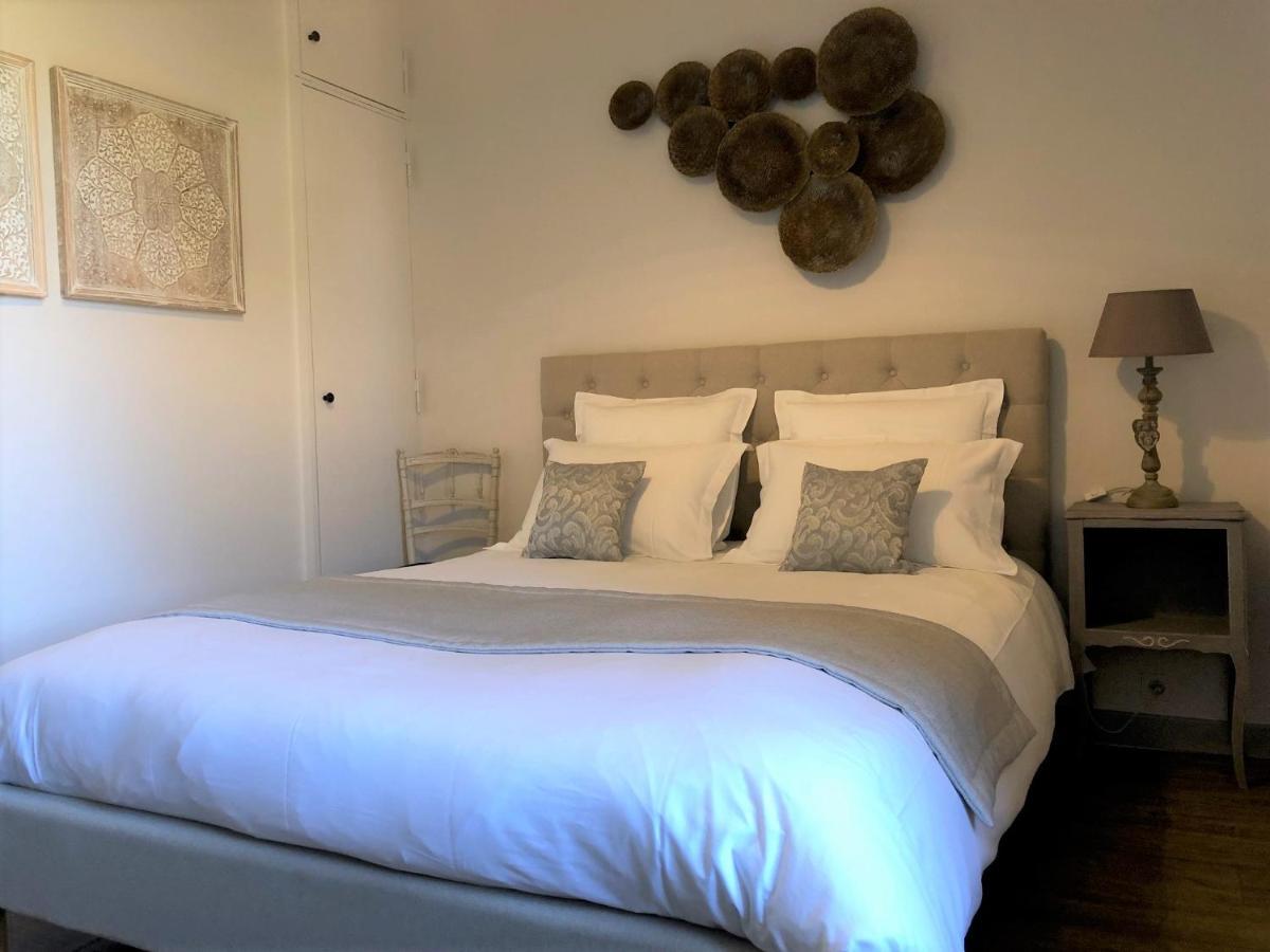 Domaine De Monplaisir Bed and Breakfast Caylus Exteriör bild